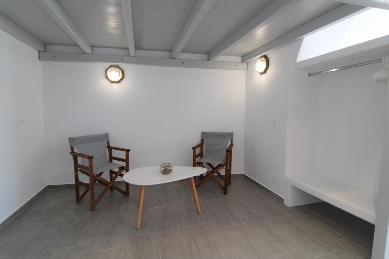 1870 House 1&2 Apartment Plaka  ภายนอก รูปภาพ