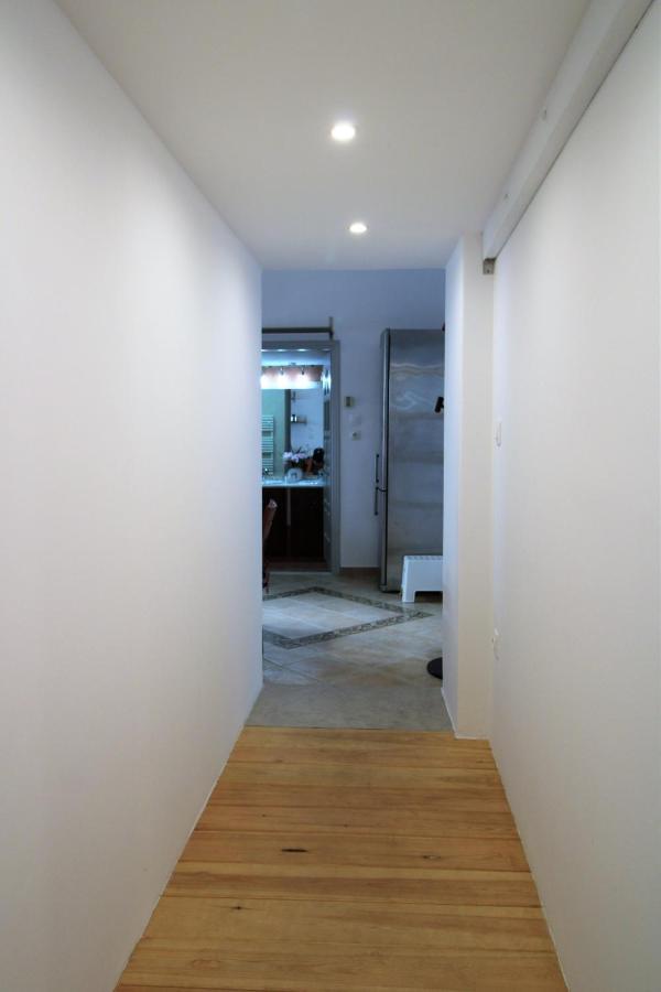 1870 House 1&2 Apartment Plaka  ภายนอก รูปภาพ