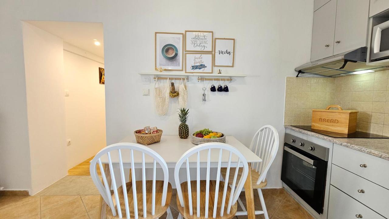 1870 House 1&2 Apartment Plaka  ภายนอก รูปภาพ